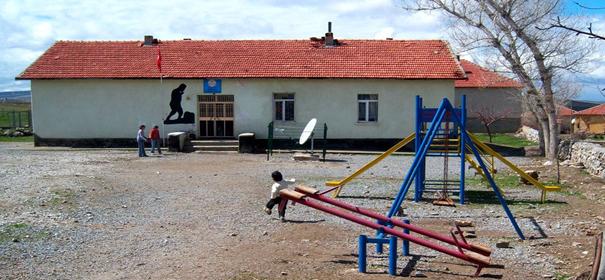 C:\Users\EXPER\Desktop\Yeni Klasör (2)\serinyayla_ilkokulu_1778.jpg